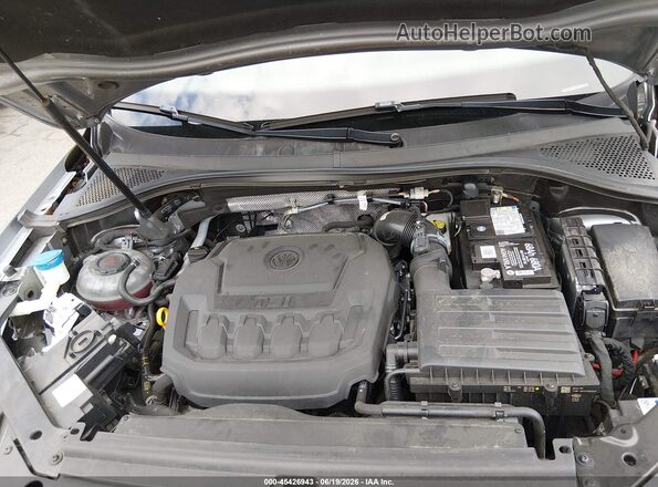 3VV8B7AX4NM083360 2022 VOLKSWAGEN TIGUAN Gray Widok z tyłu