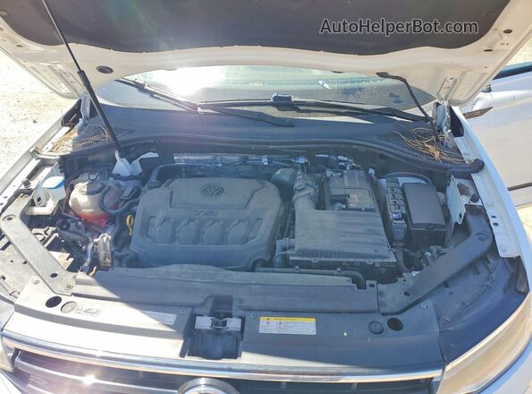 3VV8B7AX4NM113988 2022 VOLKSWAGEN TIGUAN White უკანა სალონის ხედი