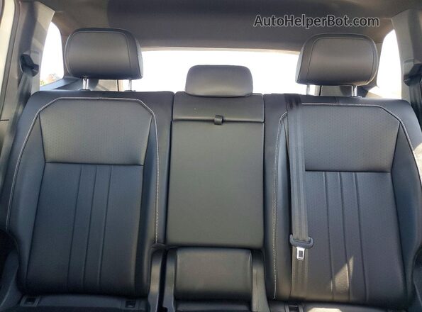 3VV8B7AX4NM117541 2022 VOLKSWAGEN TIGUAN White Rear seats view