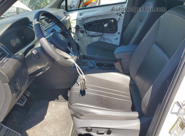 3VV8B7AX4NM117541 2022 VOLKSWAGEN TIGUAN White Front interior view