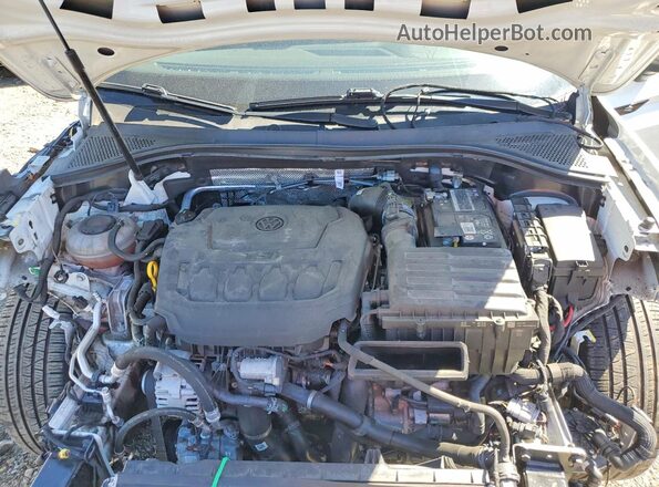 3VV8B7AX4NM117541 2022 VOLKSWAGEN TIGUAN White Engine compartment view