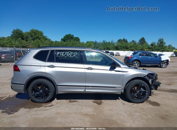 3VV8B7AX4PM027292 2023 VOLKSWAGEN TIGUAN Silver Widok wnętrza 360 stopni