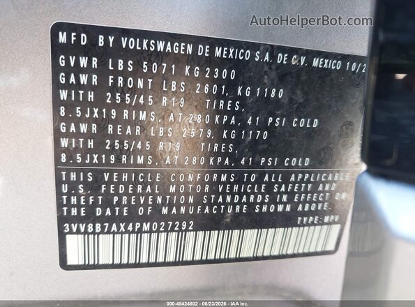 3VV8B7AX4PM027292 2023 VOLKSWAGEN TIGUAN Silver Widok komory silnika