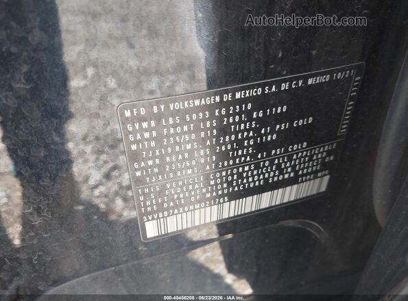 3VV8B7AX6NM021765 2022 VOLKSWAGEN TIGUAN Black Vista del compartimento del motor