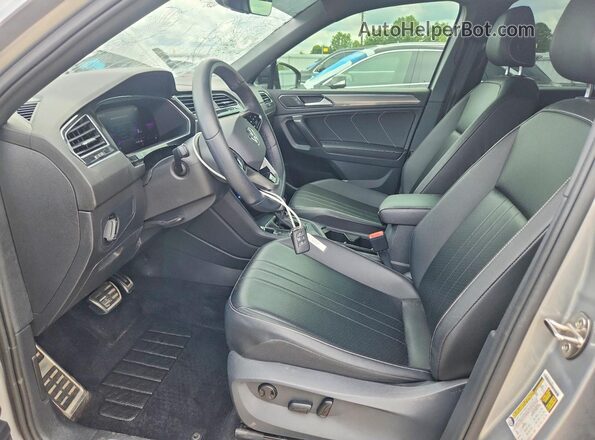3VV8B7AX6NM095705 2022 VOLKSWAGEN TIGUAN Silver Սալոնի դիմացի տեսք