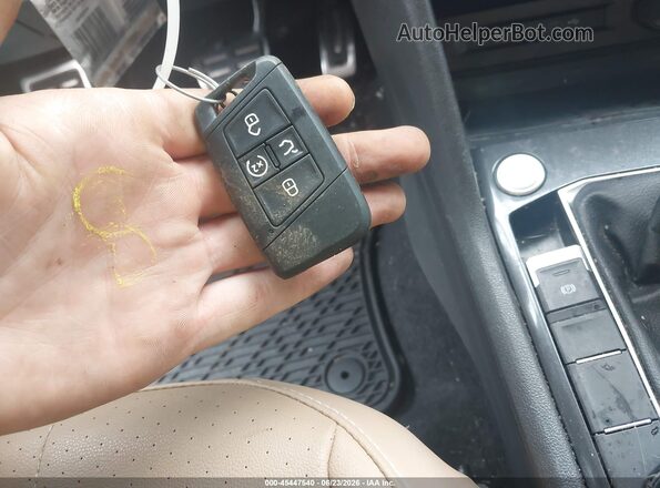 3VV8B7AX6PM141021 2023 VOLKSWAGEN TIGUAN White Widok deski rozdzielczej