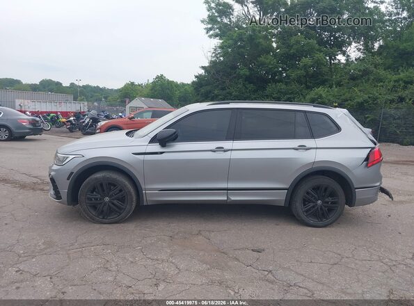 3VV8B7AX7NM166989 2022 VOLKSWAGEN TIGUAN Silver Vista interior de 360 grados