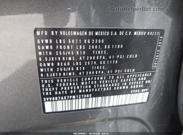 3VV8B7AX7PM127063 2023 VOLKSWAGEN TIGUAN Gray ძრავის განყოფილების ხედი