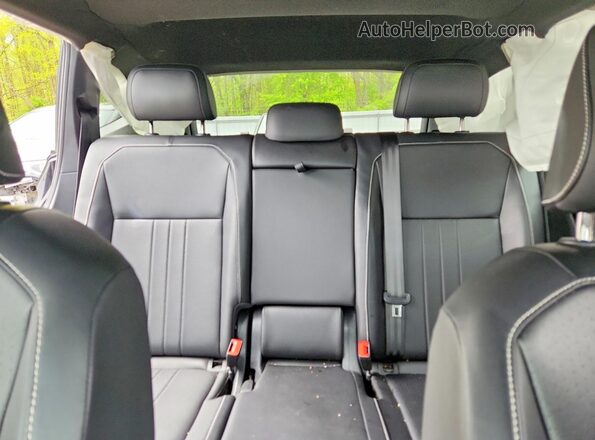 3VV8B7AX7RM063142 2024 VOLKSWAGEN TIGUAN Black Հետևի նստատեղերի տեսք