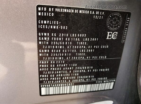 3VV8B7AX8NM062821 2022 VOLKSWAGEN TIGUAN Silver Widok komory silnika
