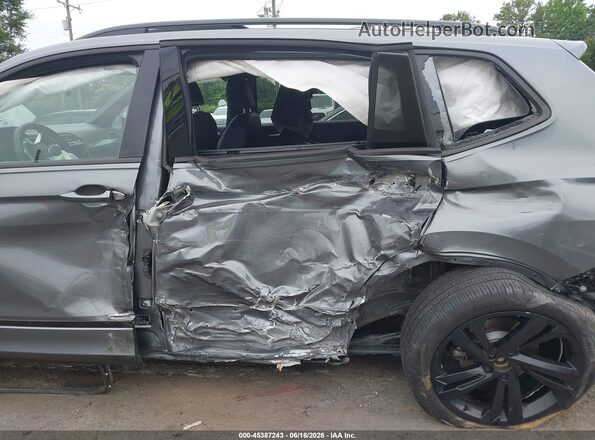 3VV8B7AX8RM060637 2024 VOLKSWAGEN TIGUAN Gray Вид спереду