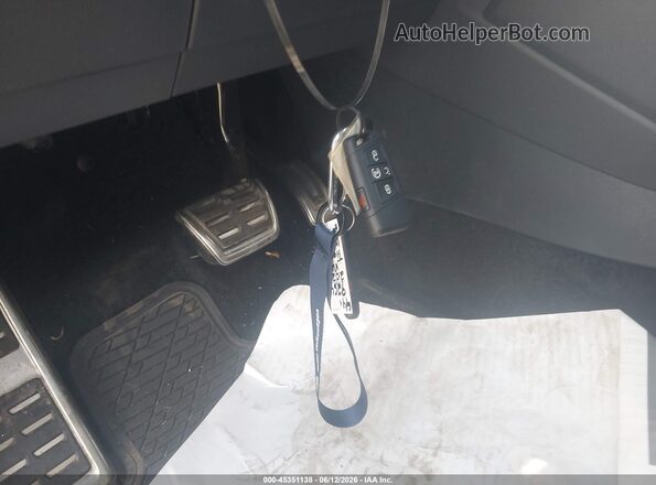 3VV8B7AX8RM097204 2024 VOLKSWAGEN TIGUAN White წინა პანელის ხედი