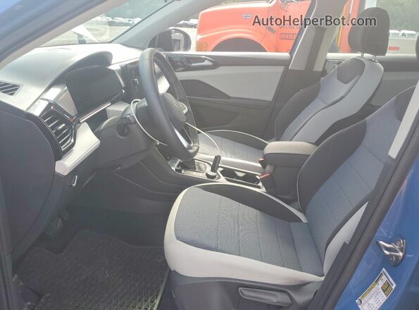 3VV8C7B20SM085358 2025 VOLKSWAGEN TAOS Blue Widok wnętrza z przodu