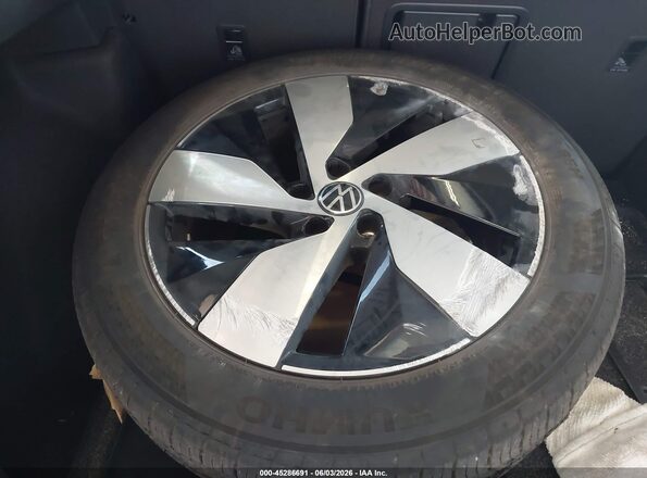 3VV8C7B27SM086247 2025 VOLKSWAGEN TAOS Black ხელსაწყოთა პანელის ხედი
