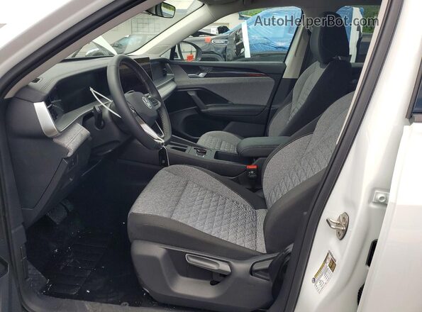 3VVBR7RM7TM014509 2026 VOLKSWAGEN TIGUAN White Front interior view