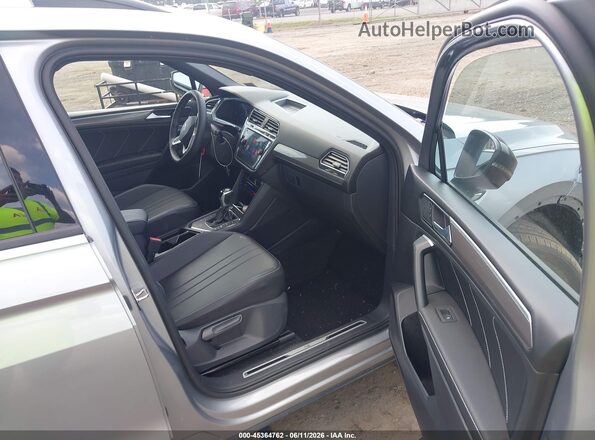 3VVCB7AX1PM078128 2023 VOLKSWAGEN TIGUAN Silver წინა სალონის ხედი