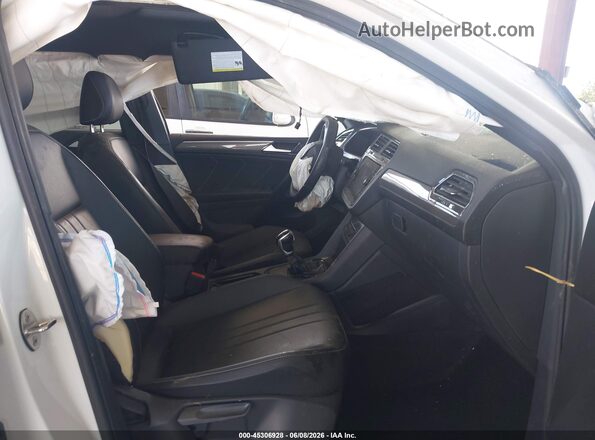 3VVCB7AX3PM103689 2023 VOLKSWAGEN TIGUAN White Вид салону спереду