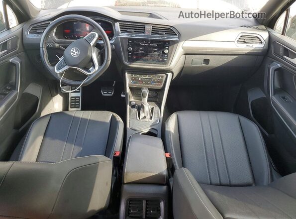 3VVCB7AX4PM070461 2023 VOLKSWAGEN TIGUAN Black Vista del salpicadero
