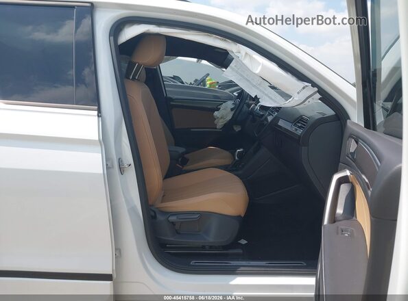 3VVCB7AX4PM139150 2023 VOLKSWAGEN TIGUAN White Вид салону спереду