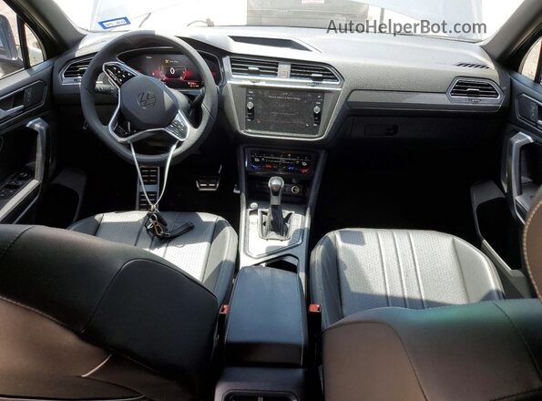 3VVCB7AX6PM140509 2023 VOLKSWAGEN TIGUAN Gray Առջևի վահանակի տեսք