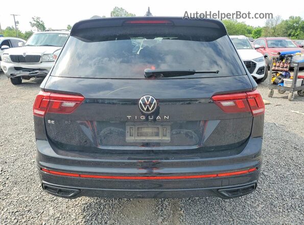 3VVCB7AX7NM003060 2022 VOLKSWAGEN TIGUAN Black Rear view