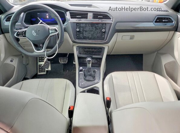 3VVCB7AX7NM003060 2022 VOLKSWAGEN TIGUAN Black Dashboard view