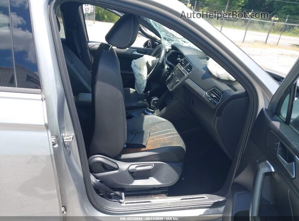 3VVCB7AX9PM127804 2023 VOLKSWAGEN TIGUAN Серебряный Вид салона спереди