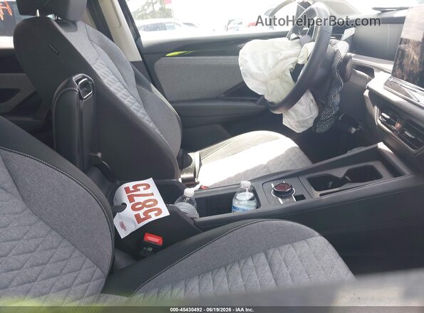 3VVCR7RM0TM091095 2026 VOLKSWAGEN TIGUAN Black Widok wnętrza z przodu