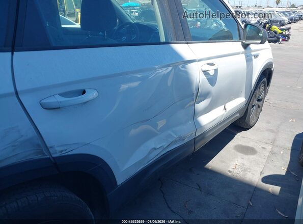 3VVCX7B25NM084533 2022 VOLKSWAGEN TAOS White Սալոնի հետևի տեսք