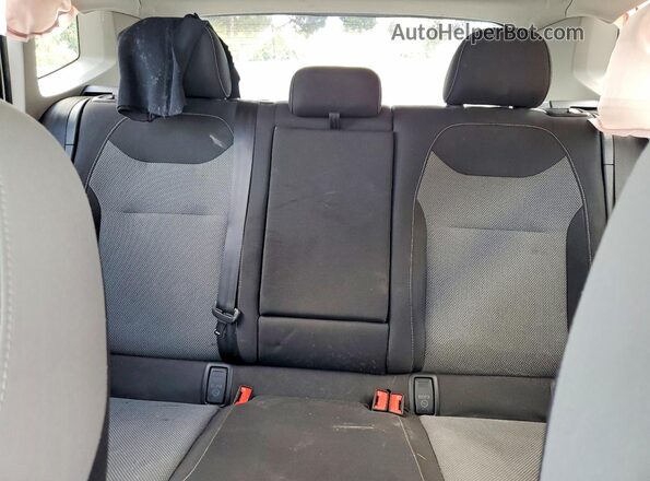 3VVCX7B28NM031812 2022 VOLKSWAGEN TAOS White Rear seats view