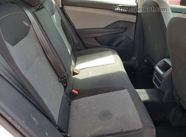 3VVCX7B28NM031812 2022 VOLKSWAGEN TAOS White Rear interior view