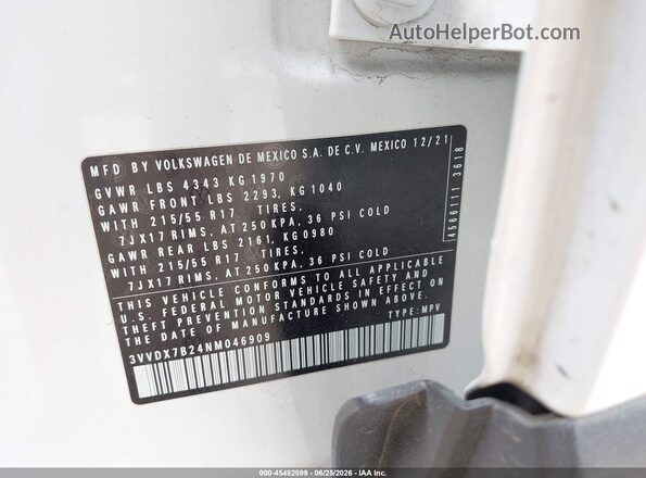 3VVDX7B24NM046909 2022 VOLKSWAGEN TAOS White Vista del compartimento del motor