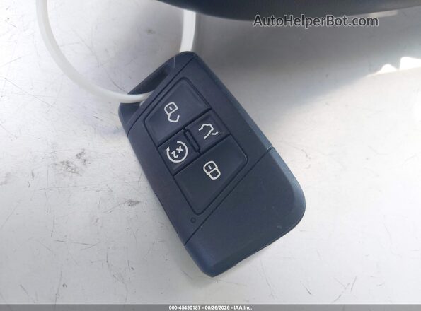 3VVEC7B25SM085715 2025 VOLKSWAGEN TAOS Silver Vista del salpicadero