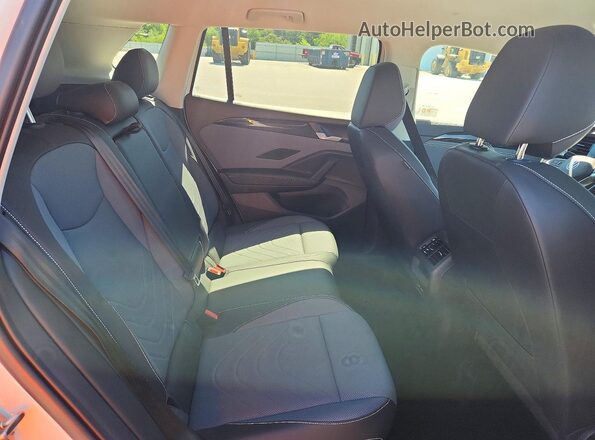 3VVER7RM4TM046363 2026 VOLKSWAGEN TIGUAN Белый Вид задней части салона