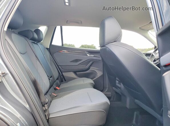 3VVER7RM5TM060904 2026 VOLKSWAGEN TIGUAN Gray Vista interior trasera