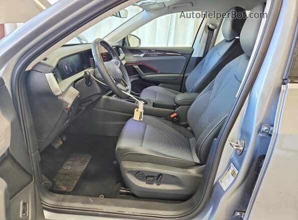 3VVER7RM7TM070608 2026 VOLKSWAGEN TIGUAN Silver 
