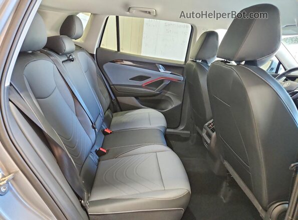 3VVER7RM7TM070608 2026 VOLKSWAGEN TIGUAN Silver 