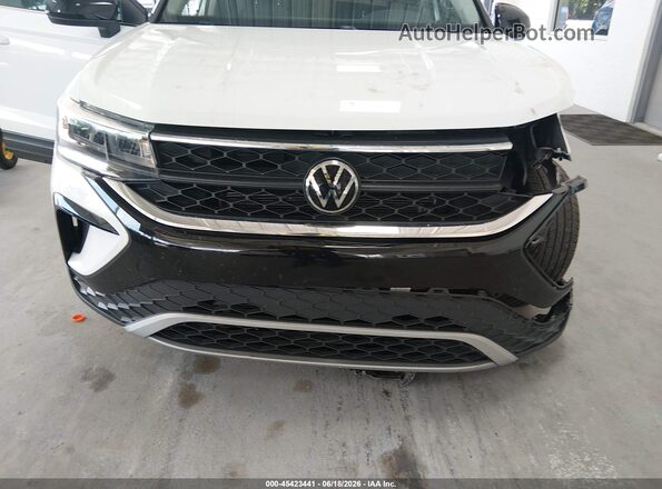 3VVEX7B21PM373940 2023 VOLKSWAGEN TAOS White Widok wnętrza z tyłu