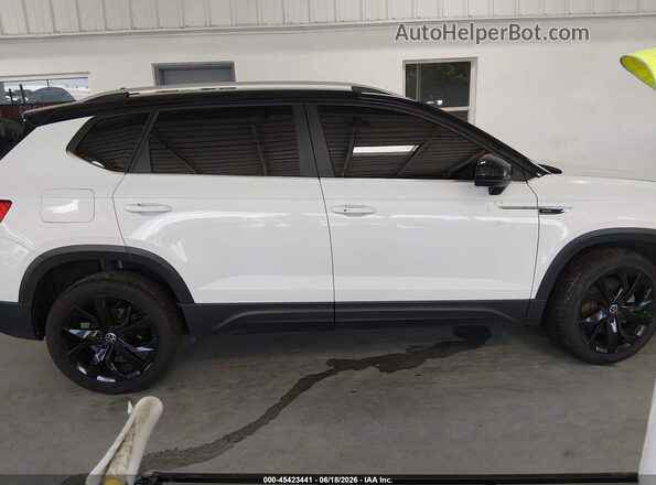 3VVEX7B21PM373940 2023 VOLKSWAGEN TAOS White Widok wnętrza 360 stopni