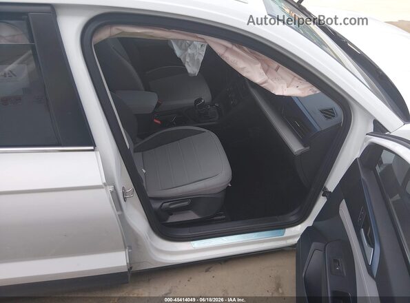 3VVEX7B21RM091266 2024 VOLKSWAGEN TAOS White წინა სალონის ხედი