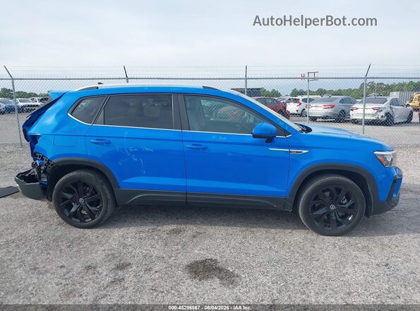 3VVEX7B22RM106583 2024 VOLKSWAGEN TAOS Blue Vista interior trasera