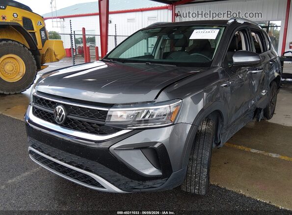 3VVEX7B27RM105607 2024 VOLKSWAGEN TAOS Gray წინა მარცხენა ხედი სამი მეოთხედიდან