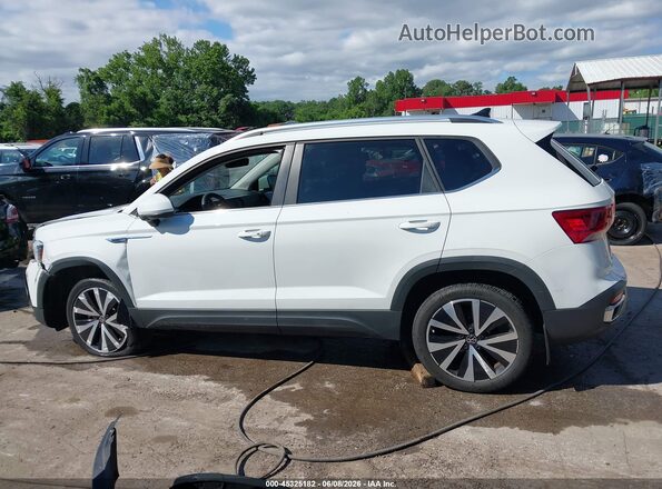 3VVEX7B29PM363673 2023 VOLKSWAGEN TAOS White Widok wnętrza z tyłu