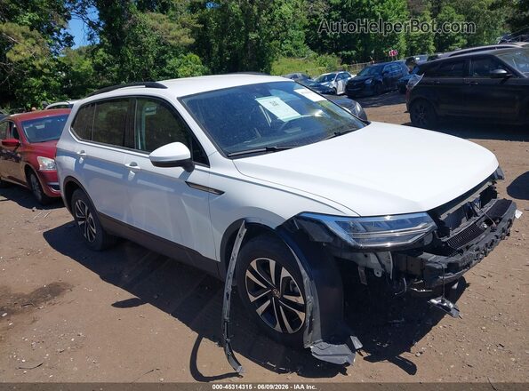 3VVFB7AX9RM032935 2024 VOLKSWAGEN TIGUAN White Vista interior trasera