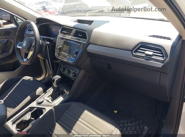 3VVFB7AX9RM032935 2024 VOLKSWAGEN TIGUAN White Vista interior delantera