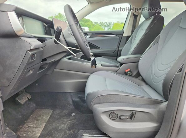 3VVFR7RM1TM099154 2026 VOLKSWAGEN TIGUAN Silver 