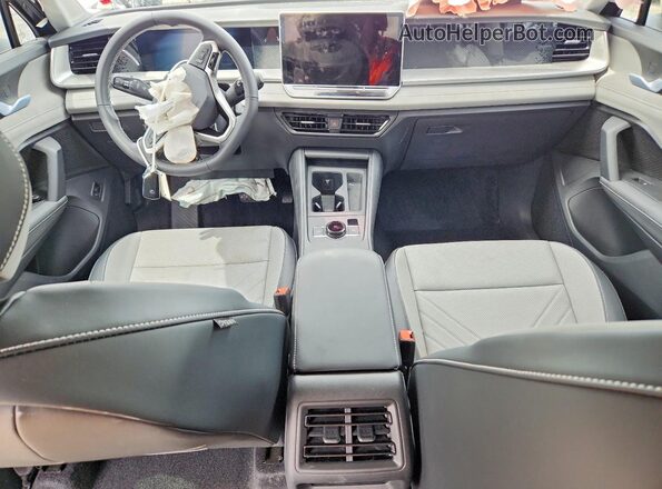 3VVFR7RM4TM019233 2026 VOLKSWAGEN TIGUAN Silver 