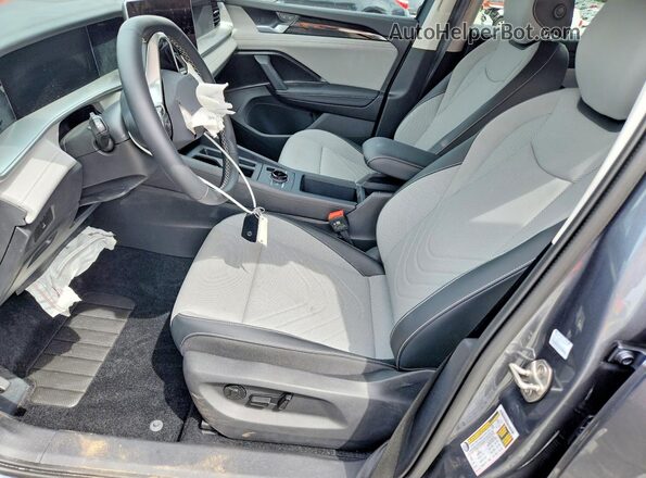 3VVFR7RM4TM019233 2026 VOLKSWAGEN TIGUAN Silver 