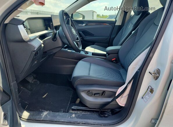 3VVFR7RM8SM008508 2025 VOLKSWAGEN TIGUAN Белый Вид салона спереди