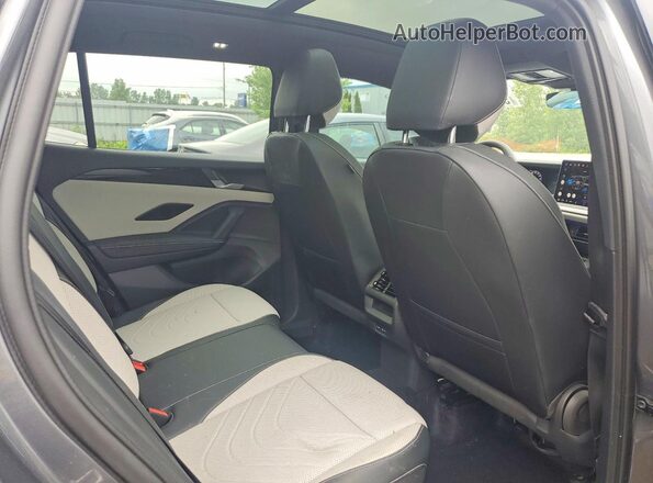 3VVGR7RM9SM054269 2025 VOLKSWAGEN TIGUAN Gray Vista interior trasera